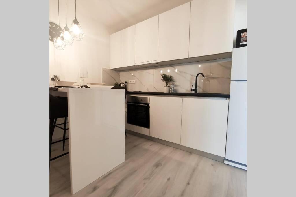New! Top Apartment, Split View From Above ภายนอก รูปภาพ
