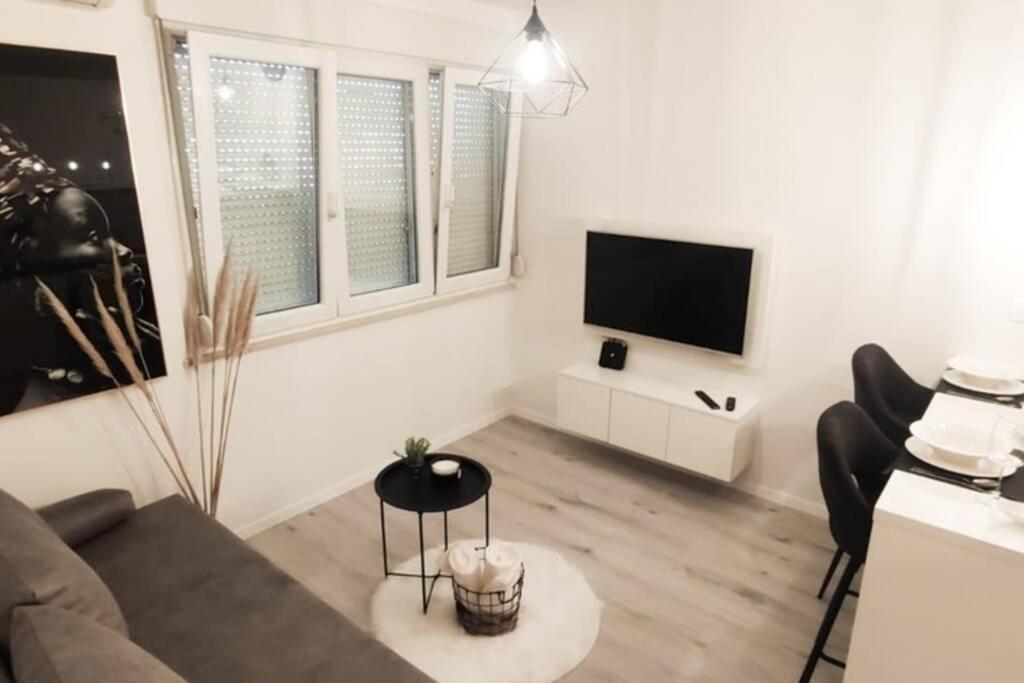 New! Top Apartment, Split View From Above ภายนอก รูปภาพ