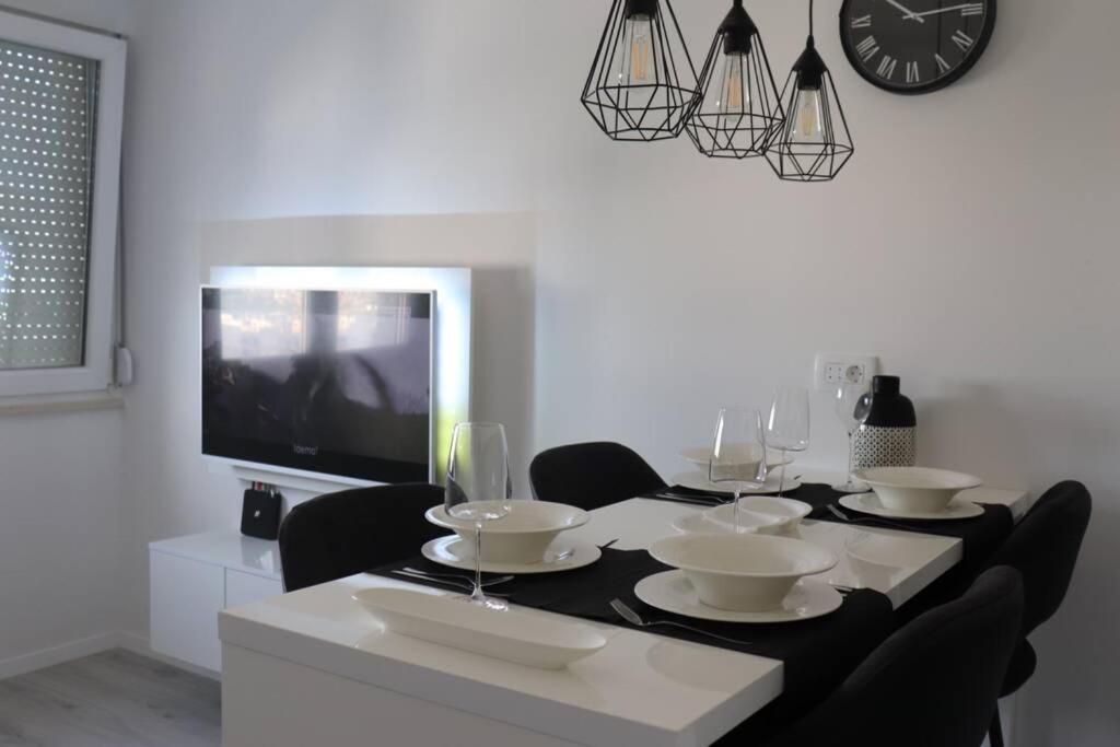 New! Top Apartment, Split View From Above ภายนอก รูปภาพ