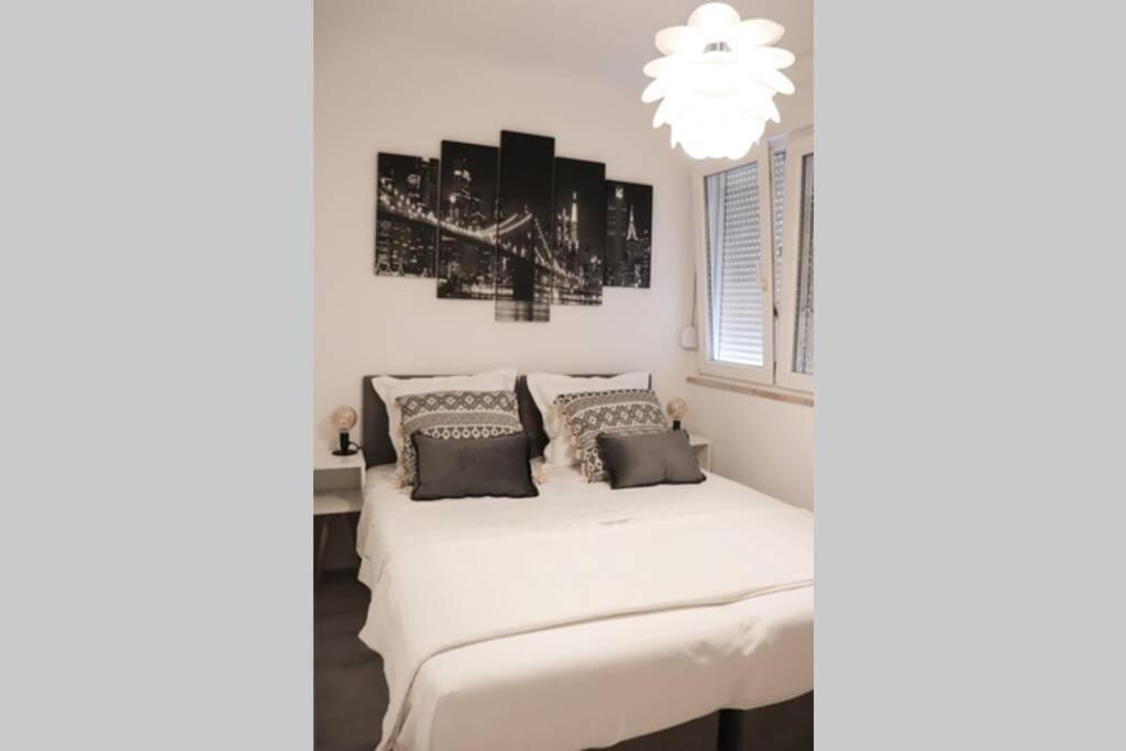 New! Top Apartment, Split View From Above ภายนอก รูปภาพ