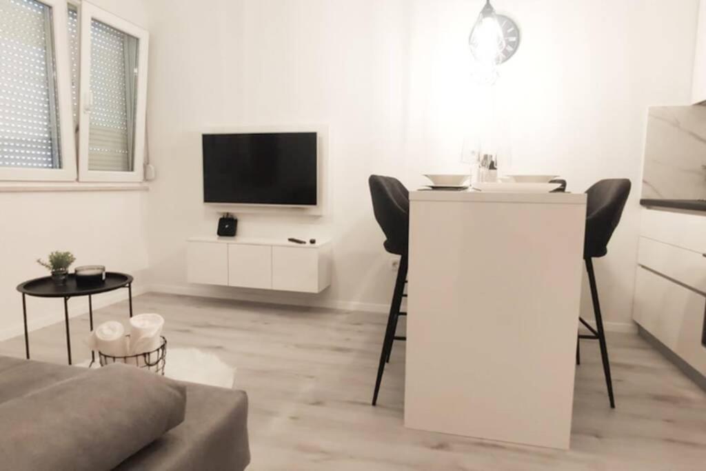 New! Top Apartment, Split View From Above ภายนอก รูปภาพ