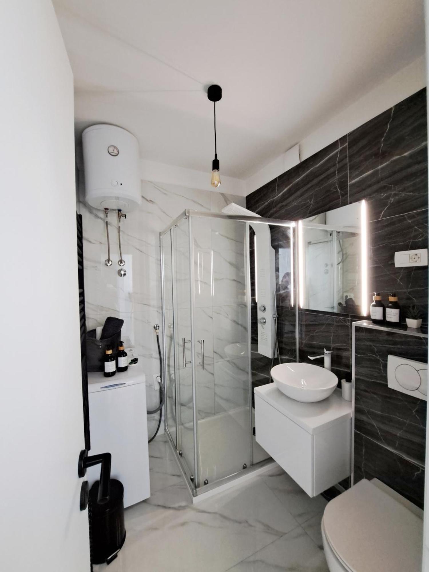 New! Top Apartment, Split View From Above ภายนอก รูปภาพ